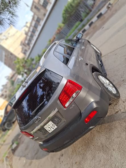 كيا سيرنتو 2012 - صورة 2