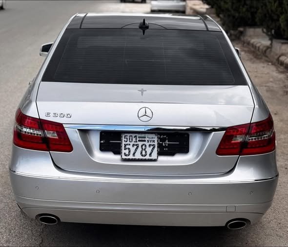 مرسيدس بنز E300 2012 - صورة 4