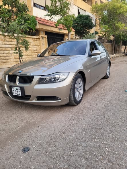 BMW 320 2010 - صورة 1