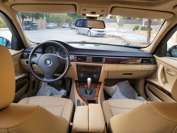 BMW 320 2010 - صورة 5