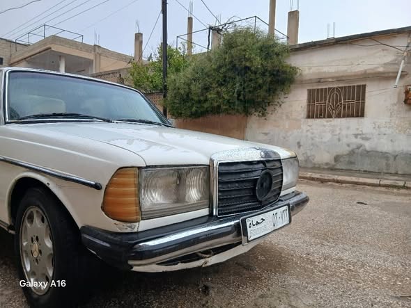 مرسيدس 230 1982 - صورة 4