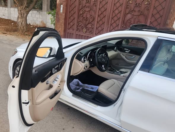مرسيدس بنز سي 300 2018 - صورة 3