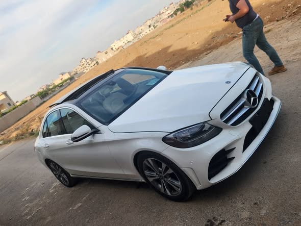 مرسيدس بنز سي 300 2018 - صورة 4