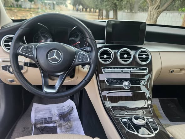 مرسيدس بنز سي 300 2018 - صورة 5
