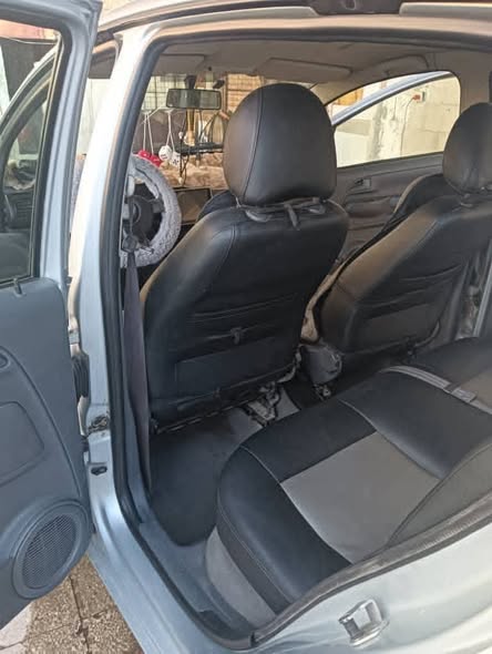 فولكس فاجن فوكس 2006 - صورة 5