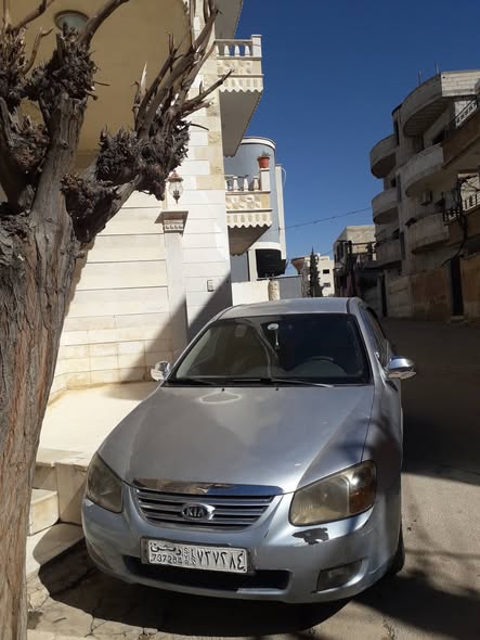 كيا سيراتو 2008 - صورة 1