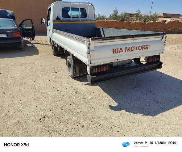 كيا Towner 2002 - صورة 1