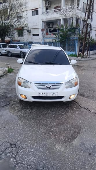 كيا سيراتو 2008 - صورة 1