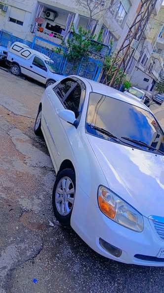 كيا سيراتو 2008 - صورة 4