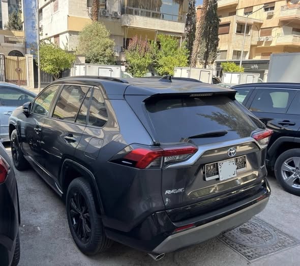 تيوتا راف 4 2023 - صورة 3