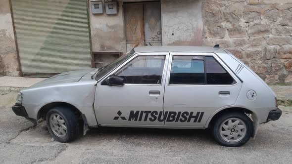 لانسر كولت 1983 - صورة 1