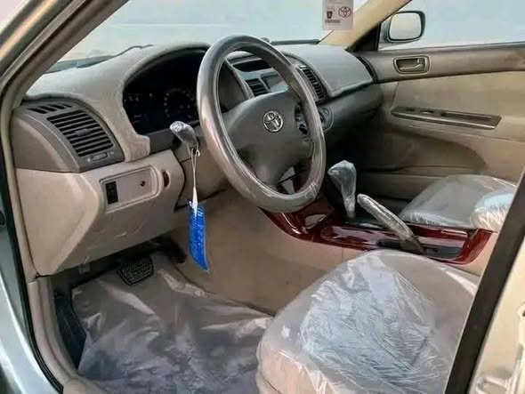 تويوتا كامري 2005 - صورة 1