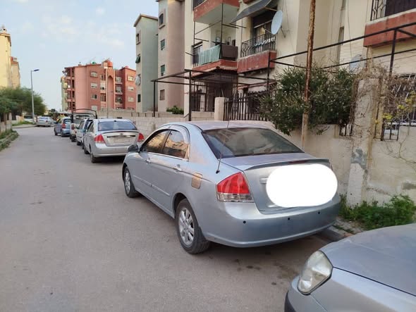 كيا سيراتو 2007 - صورة 1