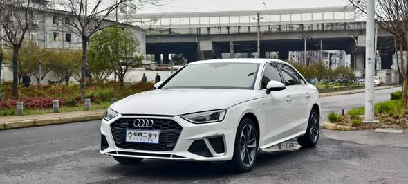 أودي A4L 2022 - صورة 1