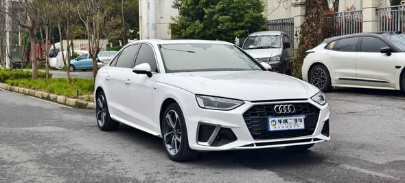 أودي A4L 2022 - صورة 2