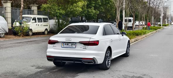 أودي A4L 2022 - صورة 3