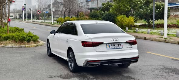 أودي A4L 2022 - صورة 4