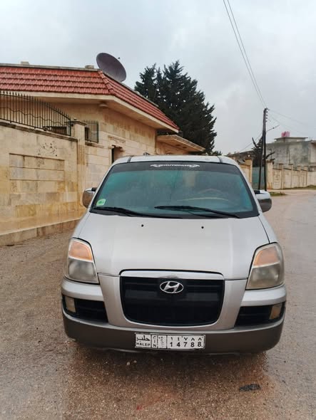 هيونداي ستاريكس 2004 - صورة 1