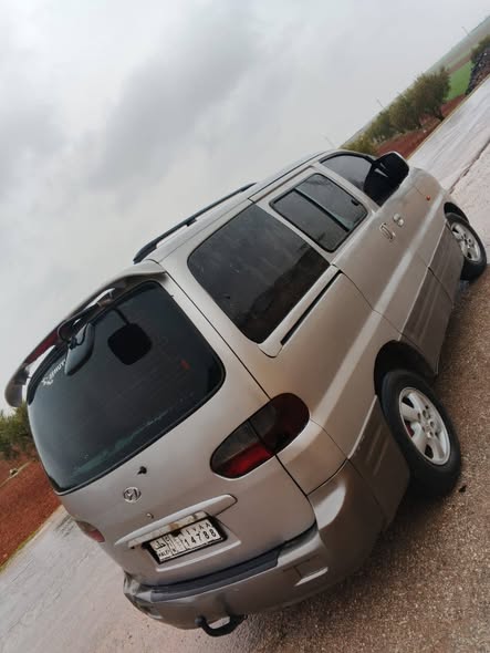 هيونداي ستاريكس 2004 - صورة 3