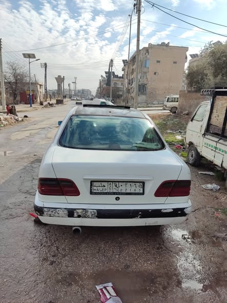 مرسيدس نملة 1996 - صورة 1