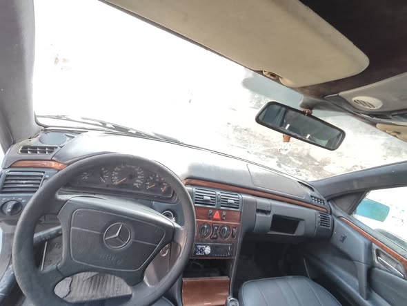 مرسيدس نملة 1996 - صورة 3