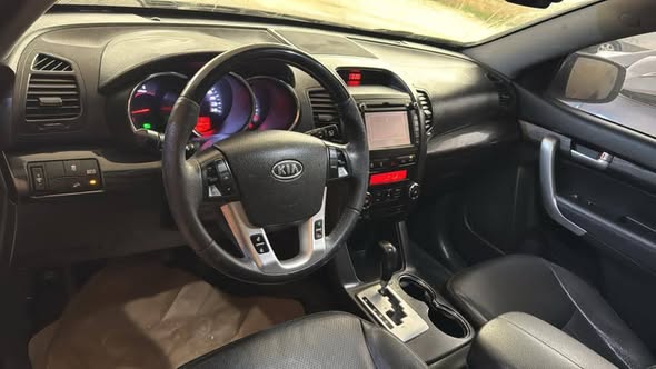 كيا سورينتو 2010 - صورة 4