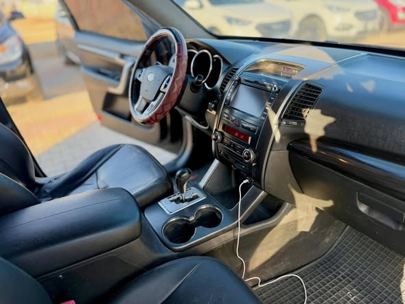 كيا سورينتو 2010 - صورة 5