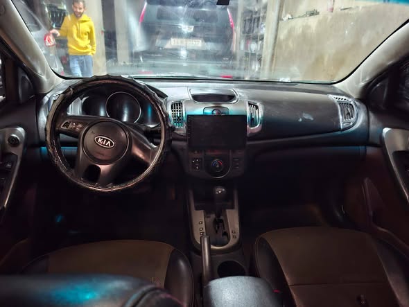 كيا فورتي 2011 - صورة 2