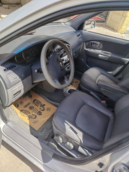 كيا كارينز 2006 - صورة 3