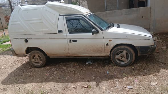 سكودا Pickup 1995 - صورة 2