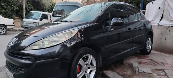 بيجو ٢٠٧ 2010 - صورة 1