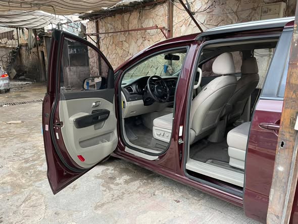 كيا سيدونا 2016 - صورة 2