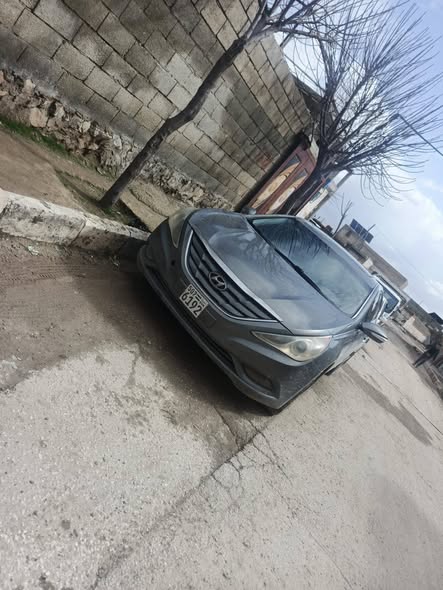 Hyundai سونات 2011 - صورة 2