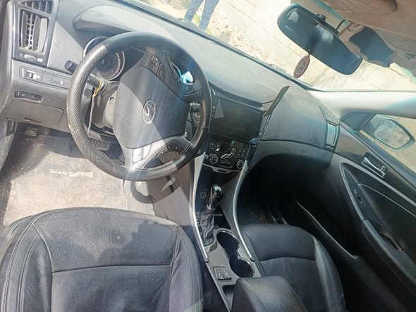 Hyundai سونات 2011 - صورة 4