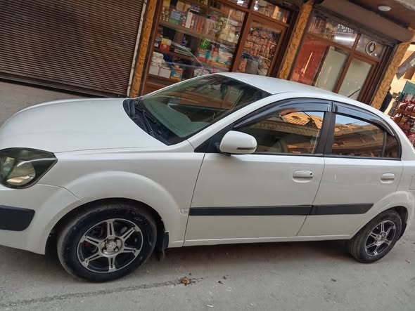 كيا ريو 2009 - صورة 1