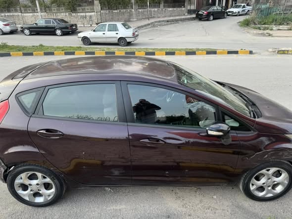 فورد فيستا 2010 - صورة 2