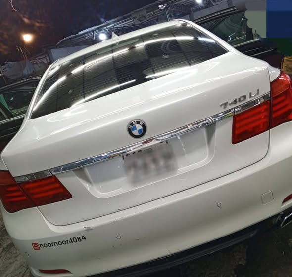 BMW 740Li 2012 - صورة 2