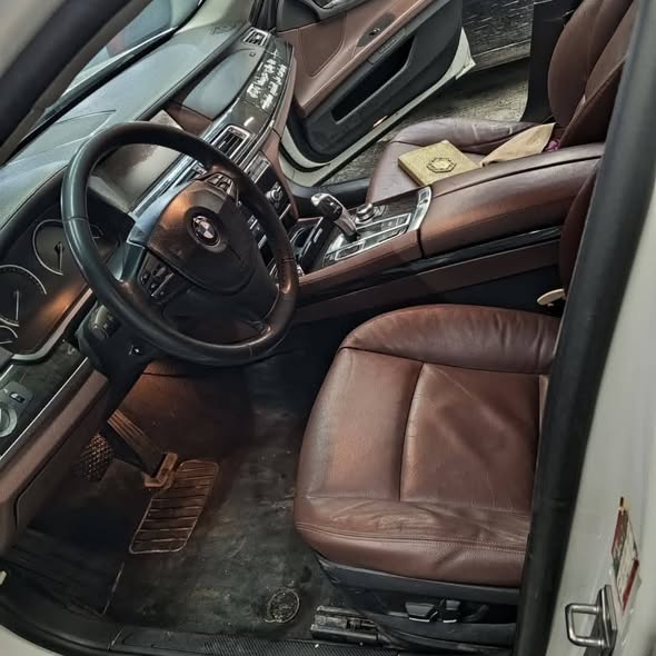 BMW 740Li 2012 - صورة 4