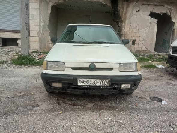 سكودا فورن 1998 - صورة 1