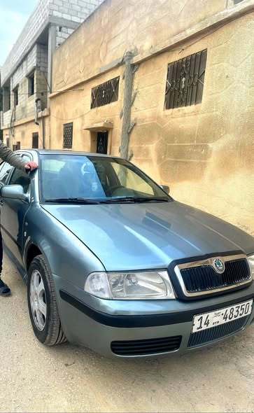 سكودا أوكتافيا 2001 - صورة 1