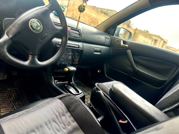 سكودا أوكتافيا 2001 - صورة 3