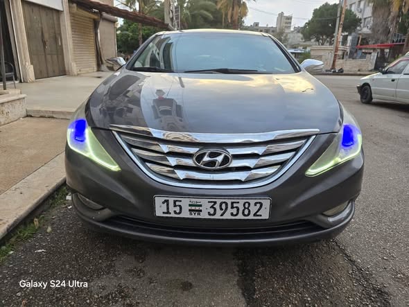 Hyundai Sonata 2011 - صورة 1