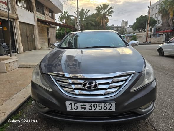 Hyundai Sonata 2011 - صورة 4