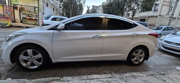 هيوندائي افانتي 2012 - صورة 3