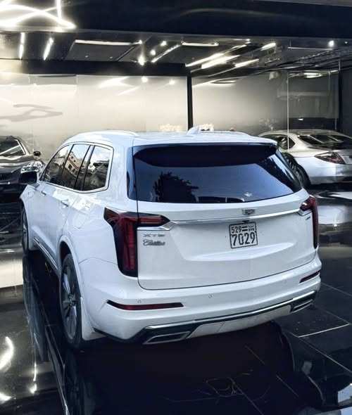 كاديلاك XT6 2021 - صورة 4