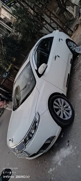 كيا فورتي 2010 - صورة 2