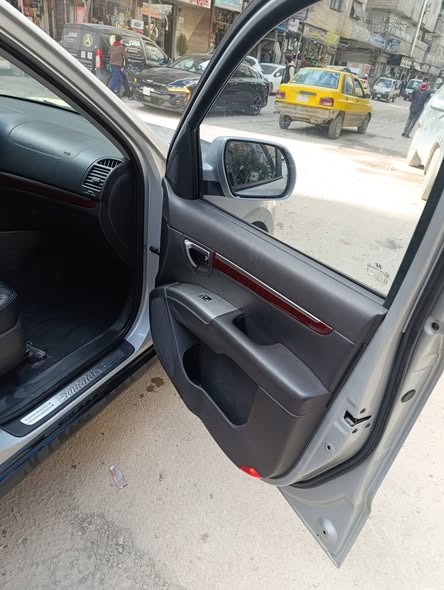 هيونداي سنتافيه 2010 - صورة 5