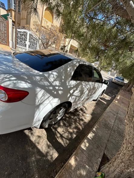 تويوتا كورولا 2012 - صورة 3