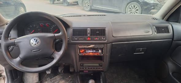 Volkswagen غولف ٤ 2002 - صورة 1