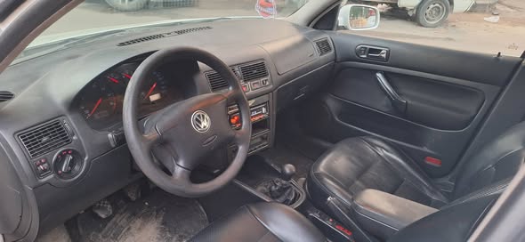Volkswagen غولف ٤ 2002 - صورة 4